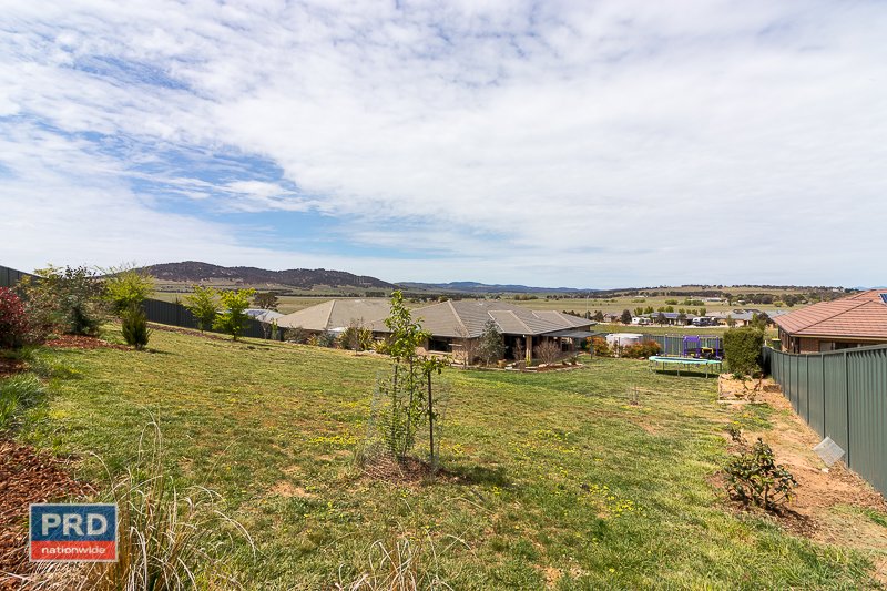 3 Lithgow Place BUNGENDORE 19