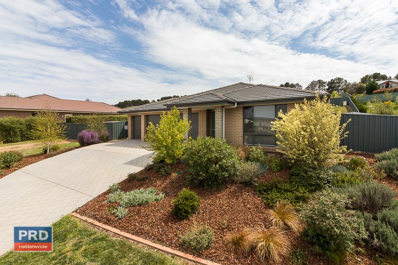 3 Lithgow Place BUNGENDORE 21