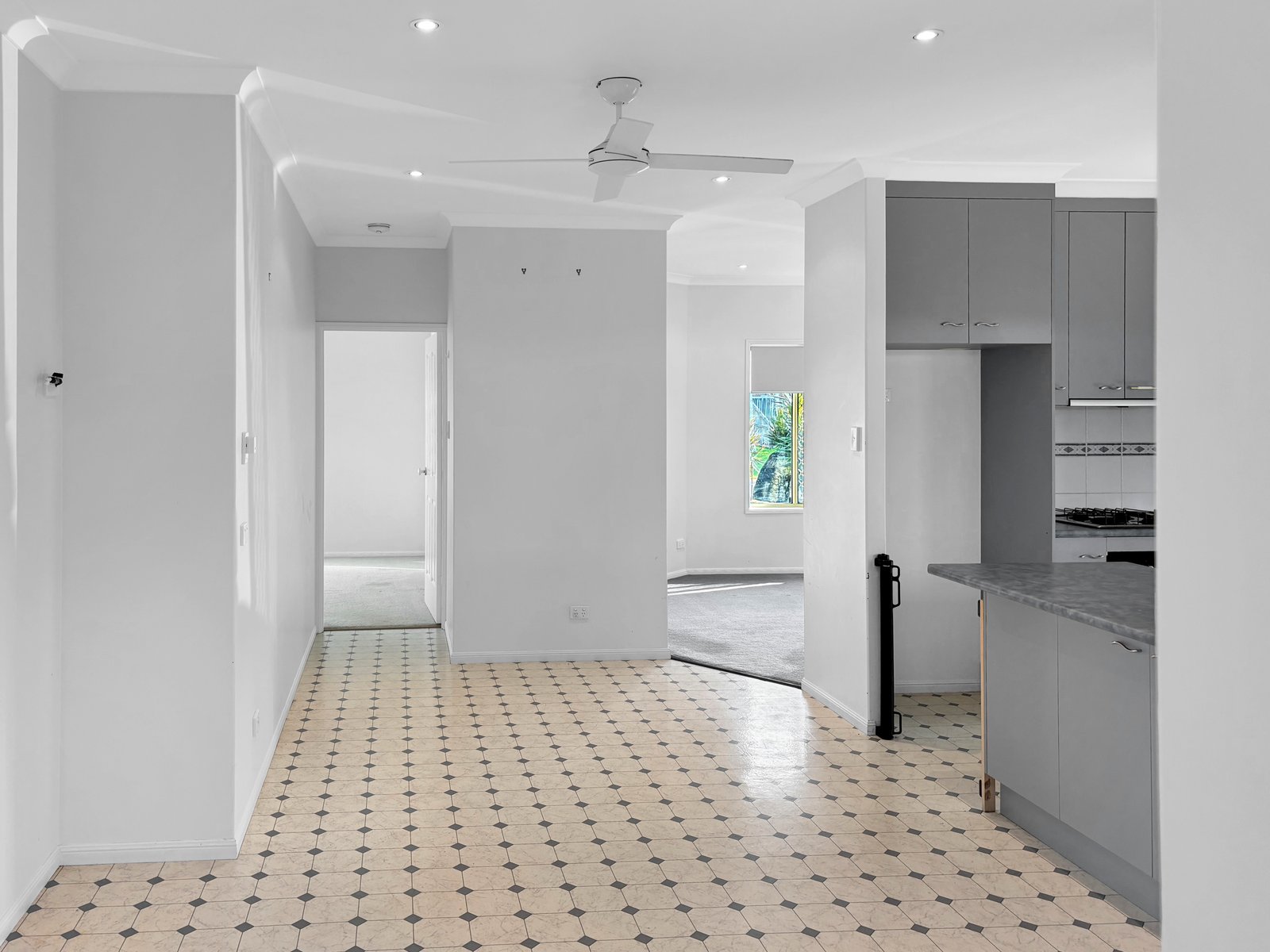 3 Lizy Street BUCASIA 2