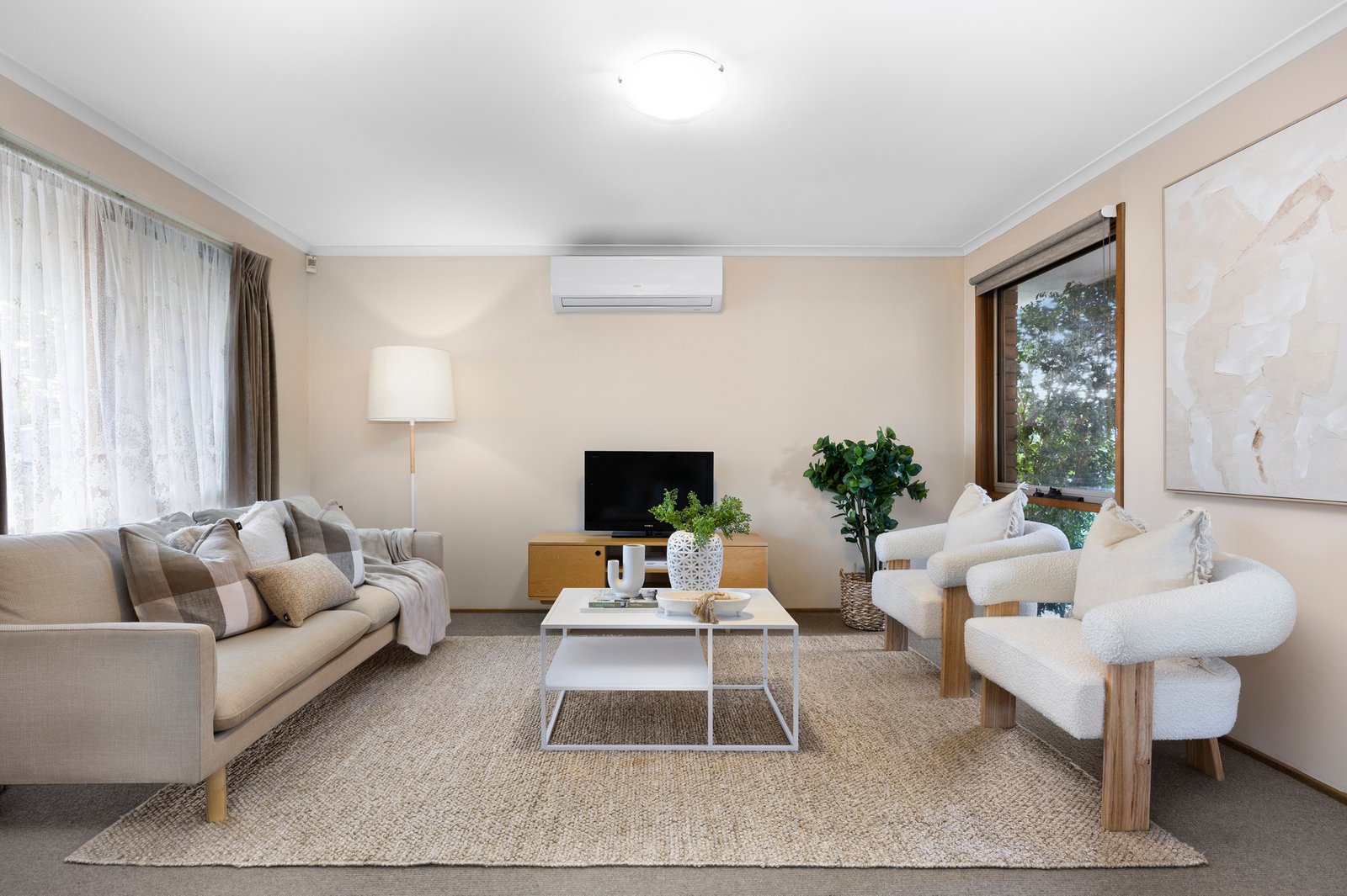 Gallery: 3 Longbeach Close