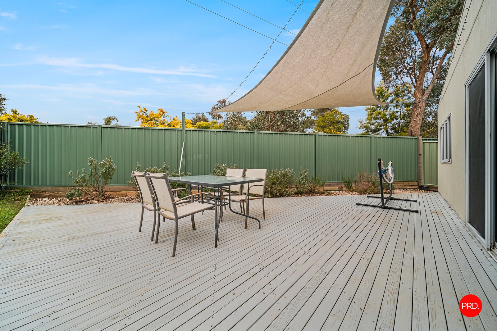 3 Luke Place FLORA HILL 16