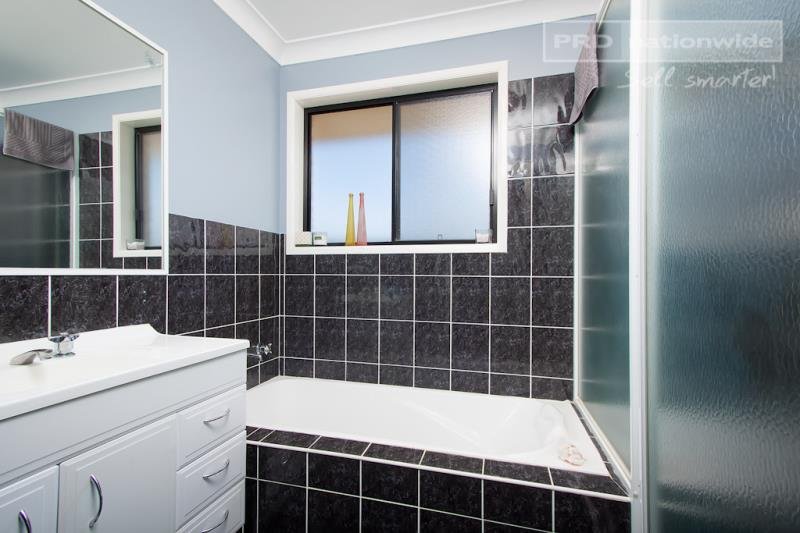 3 Mackay Place WAGGA WAGGA 7