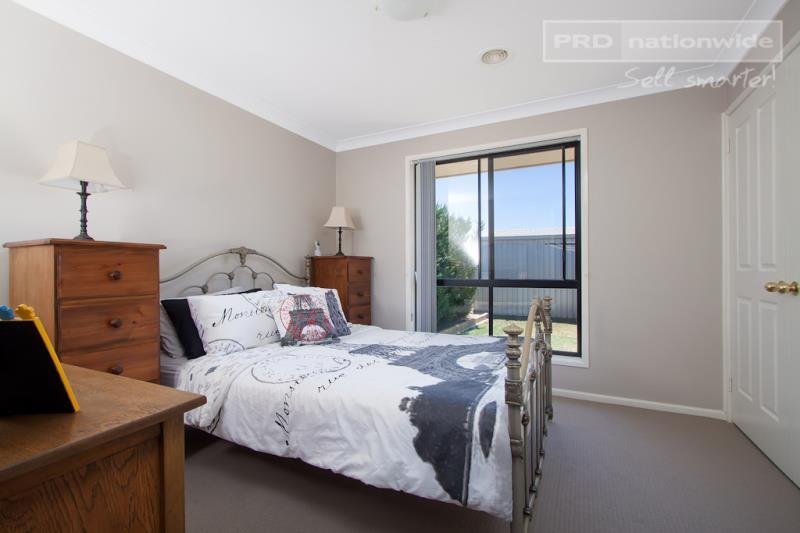 3 Mackay Place WAGGA WAGGA 8
