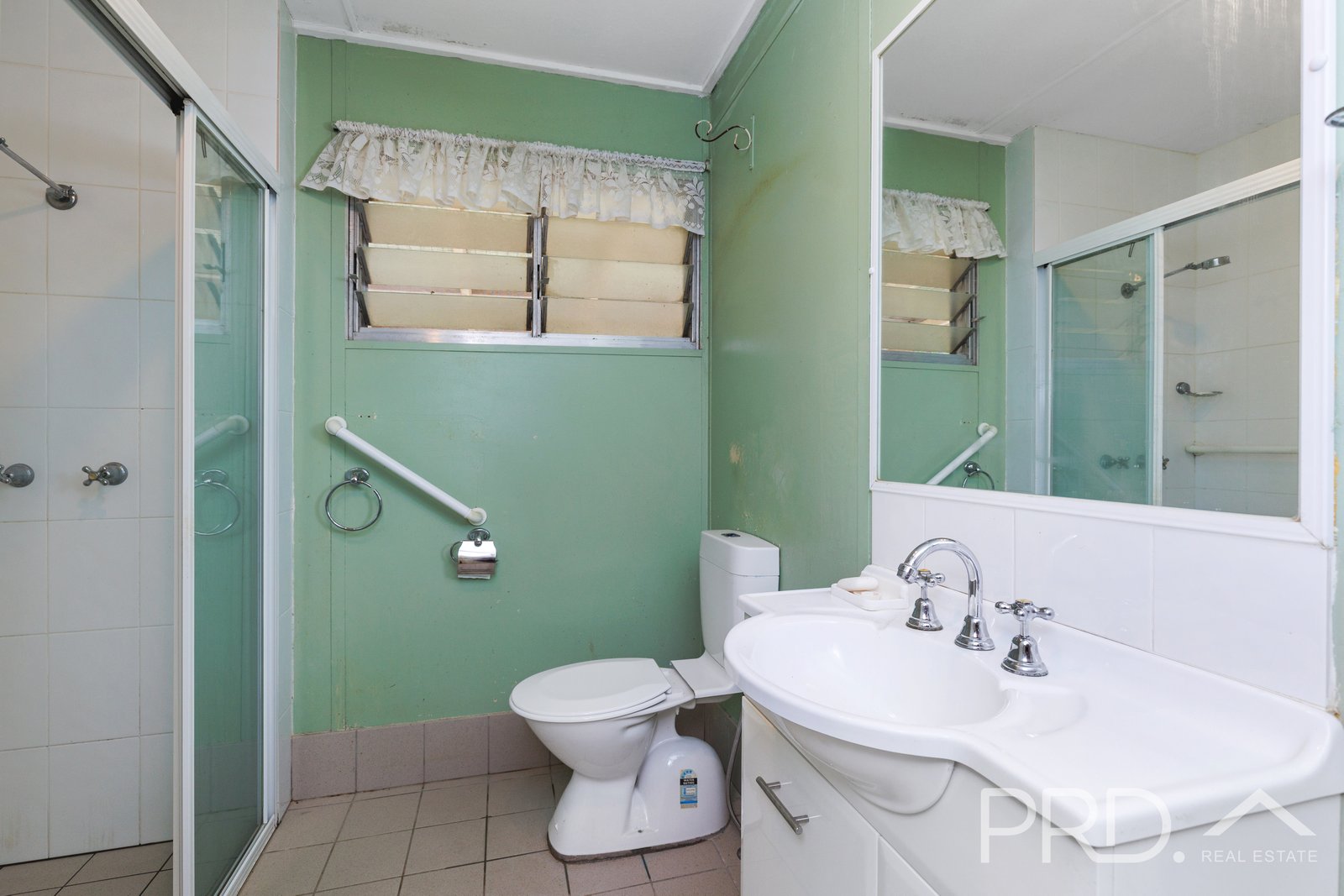 3 Macquarie Street TUMUT 9