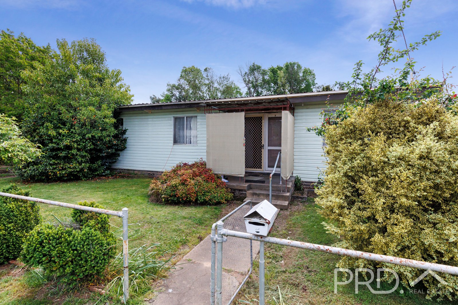 3 Macquarie Street TUMUT 16