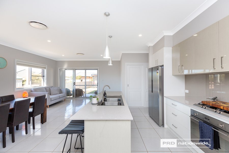 3 Magpie Drive TAMWORTH 10