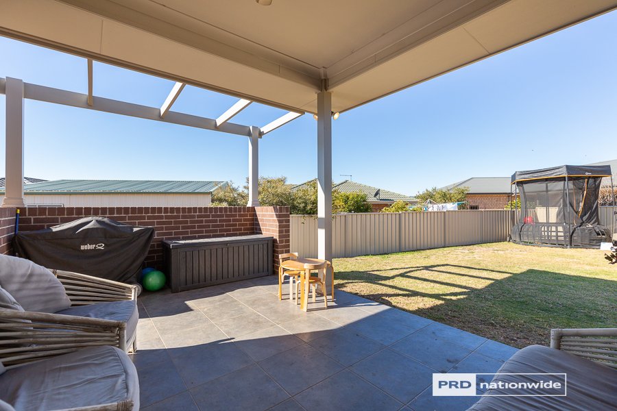 3 Magpie Drive TAMWORTH 16