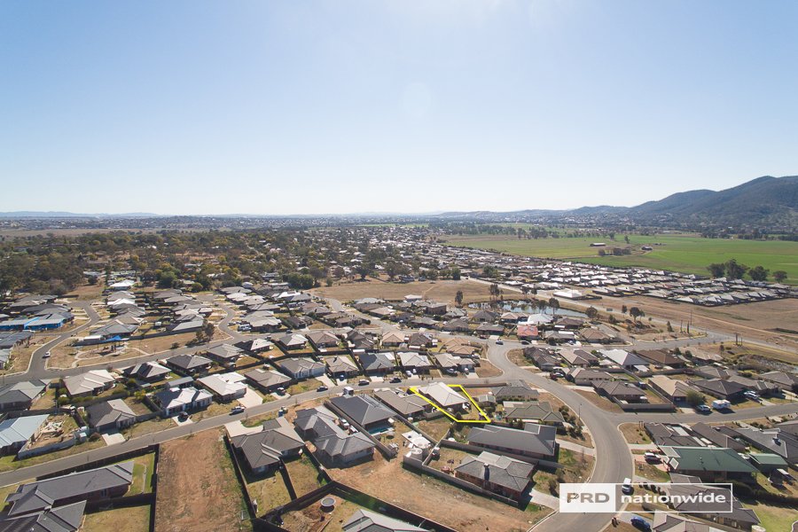 3 Magpie Drive TAMWORTH 20