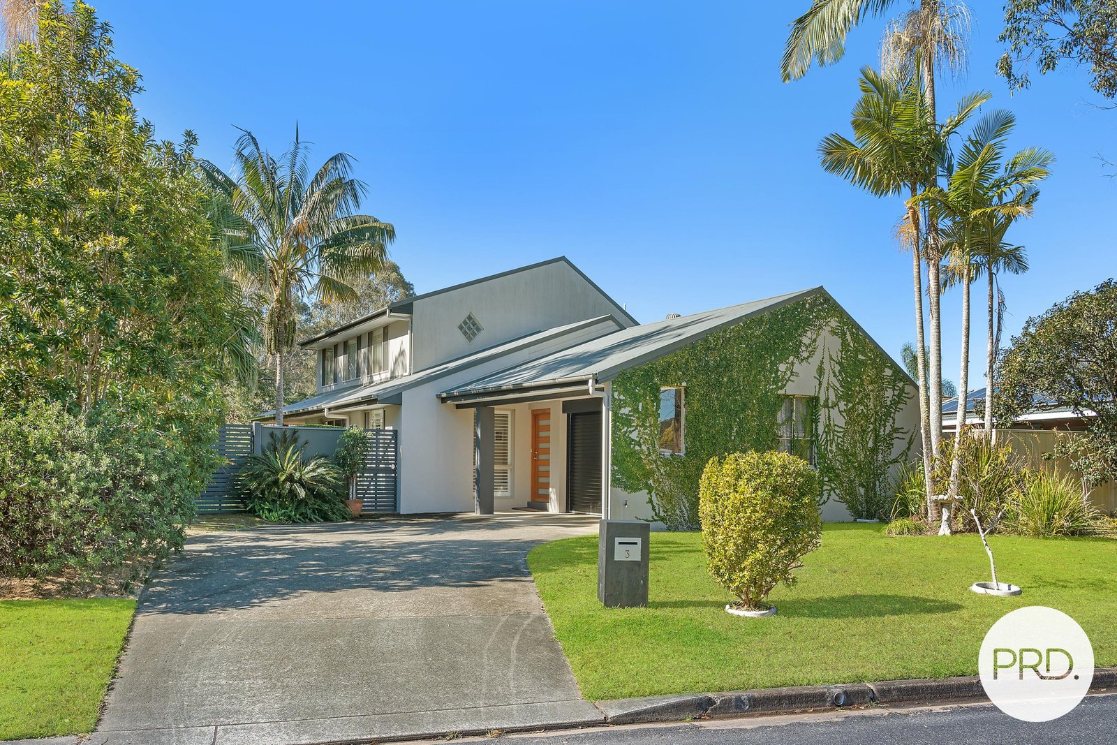 3 Mahogany Close LAKEWOOD 1