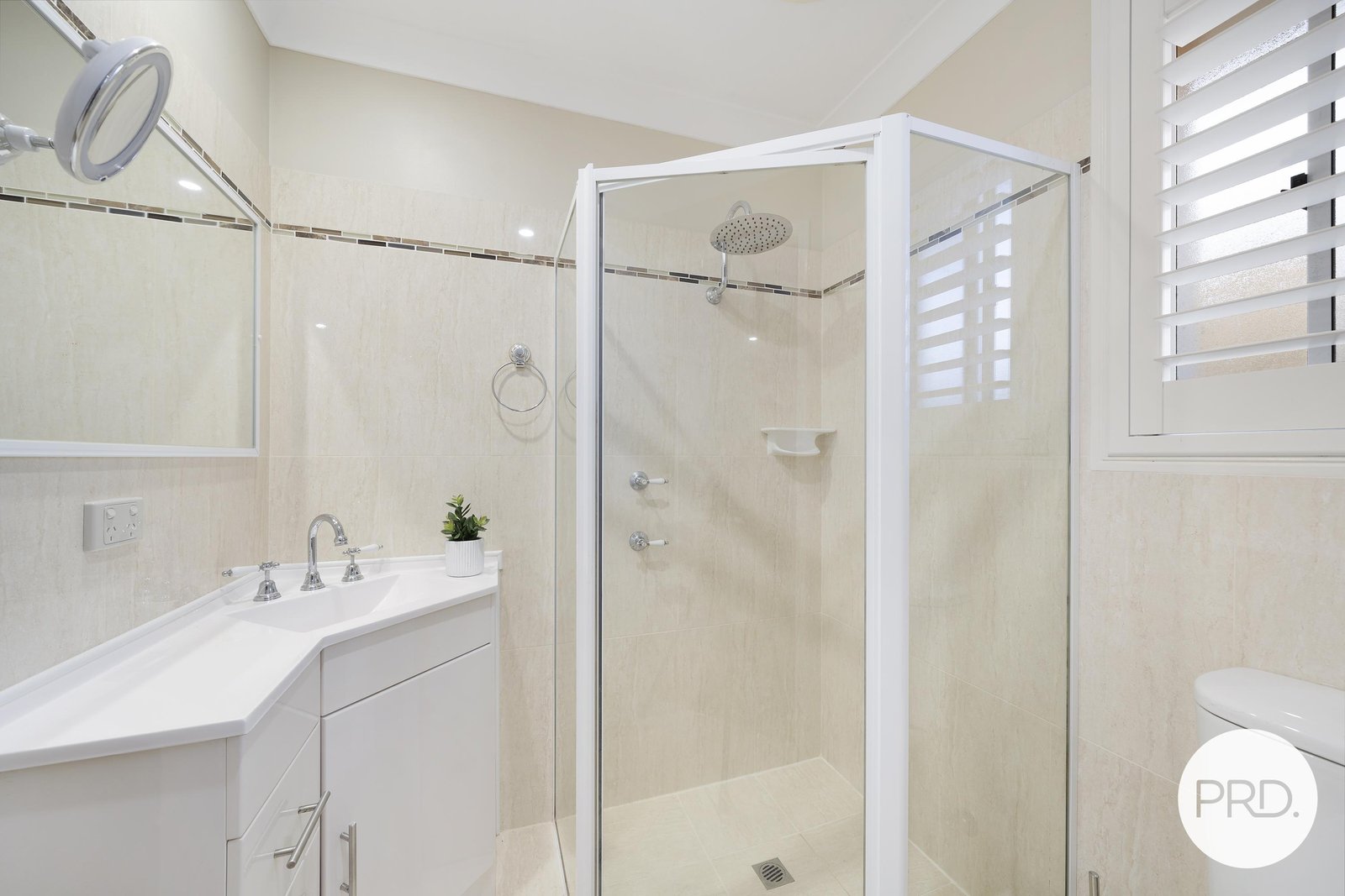 3 Mahogany Close LAKEWOOD 12