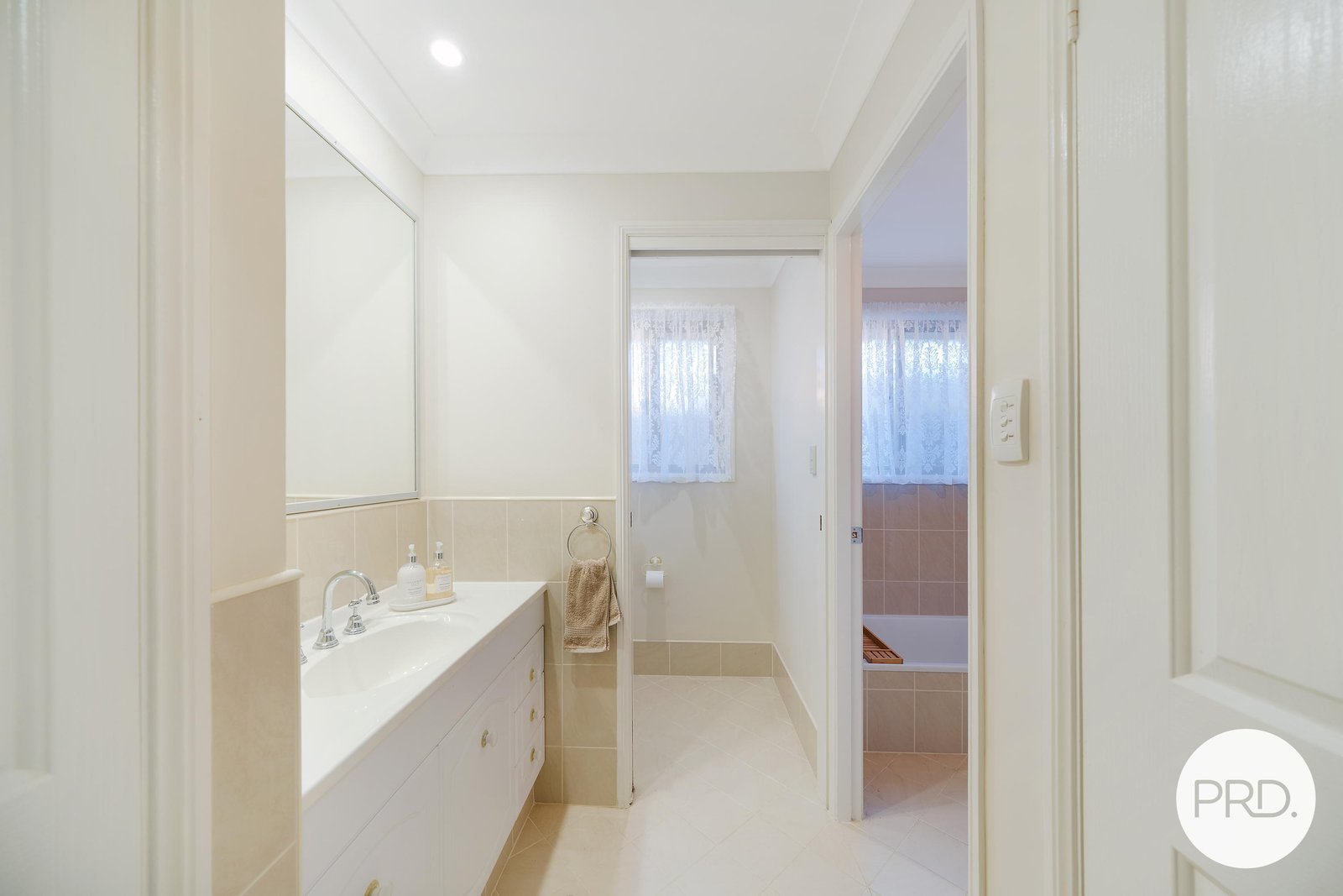 3 Mahogany Close LAKEWOOD 15