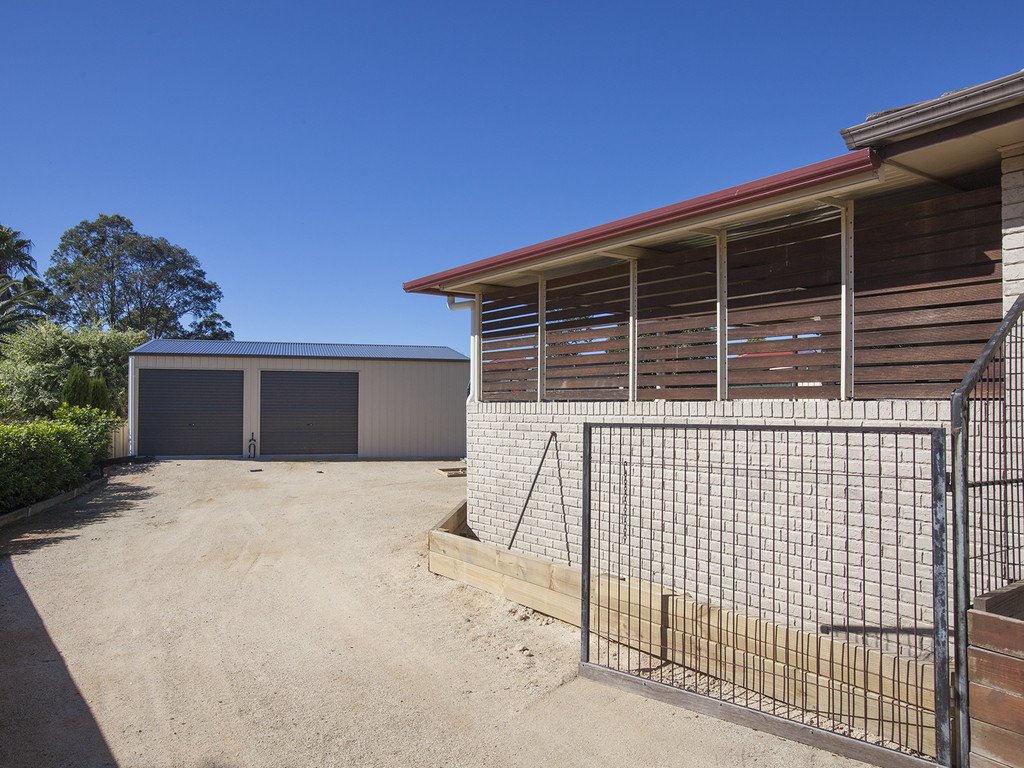 3 Malthus Close THORNTON 3