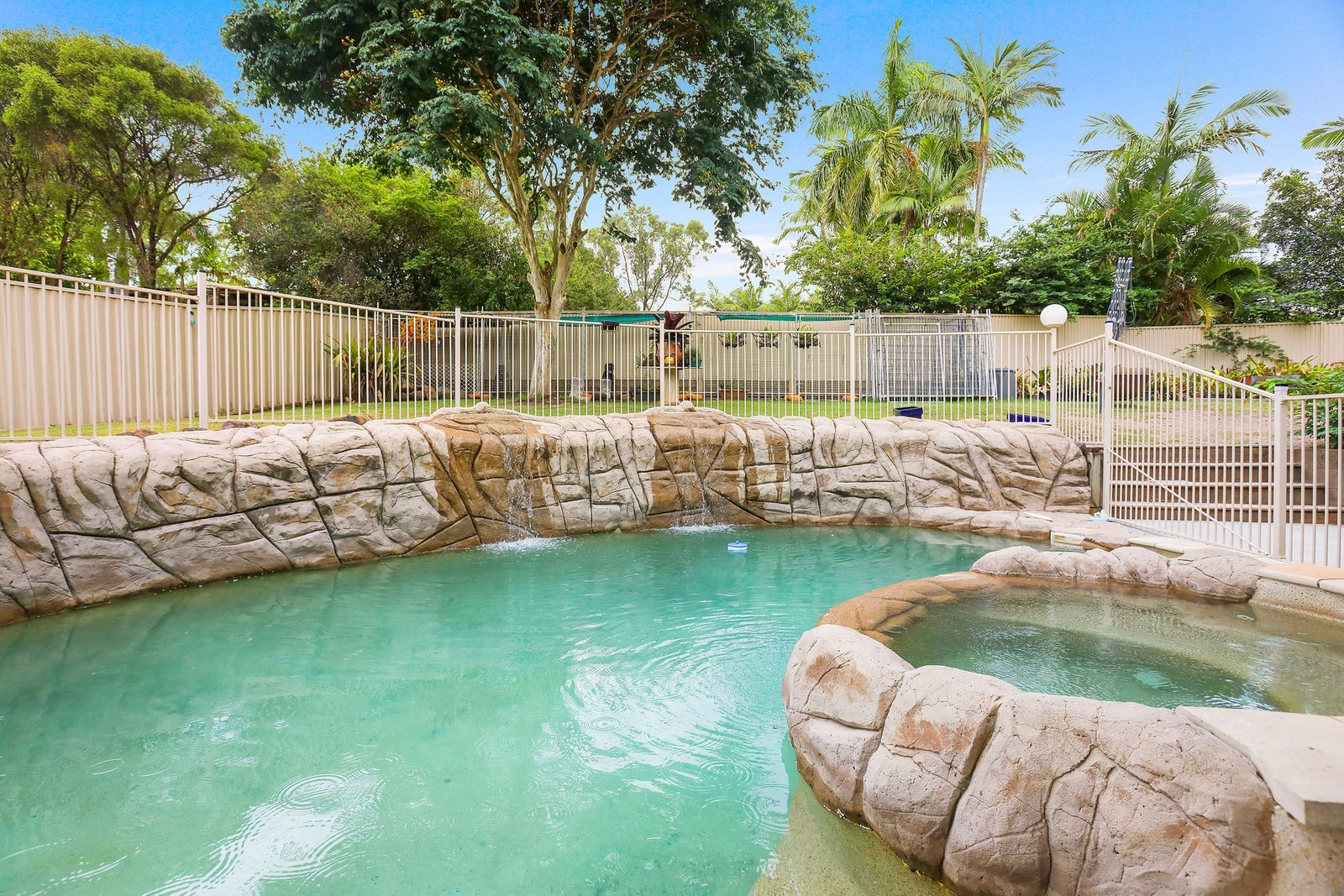 3 Manse Court MOLENDINAR 12