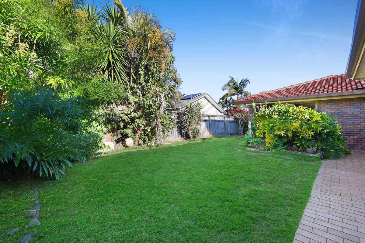 3 Mardella Court MERMAID WATERS 4