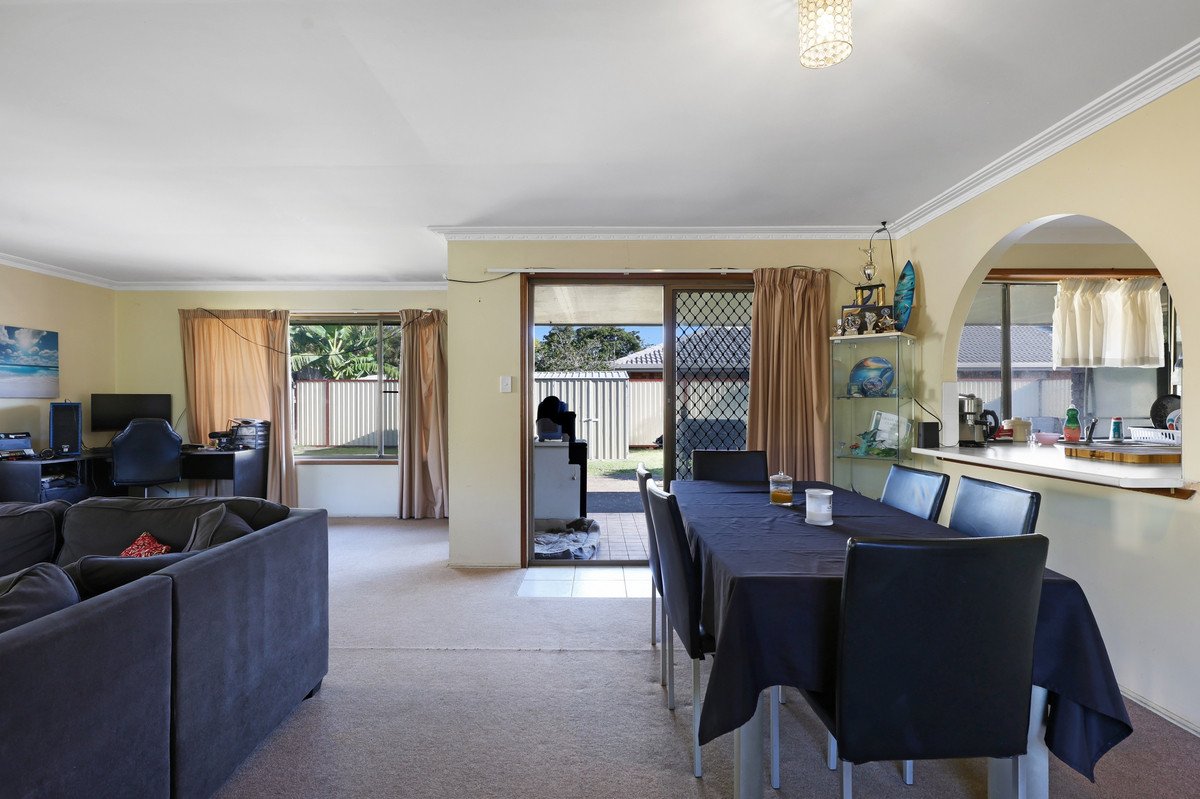 3 Mardella Court MERMAID WATERS 5