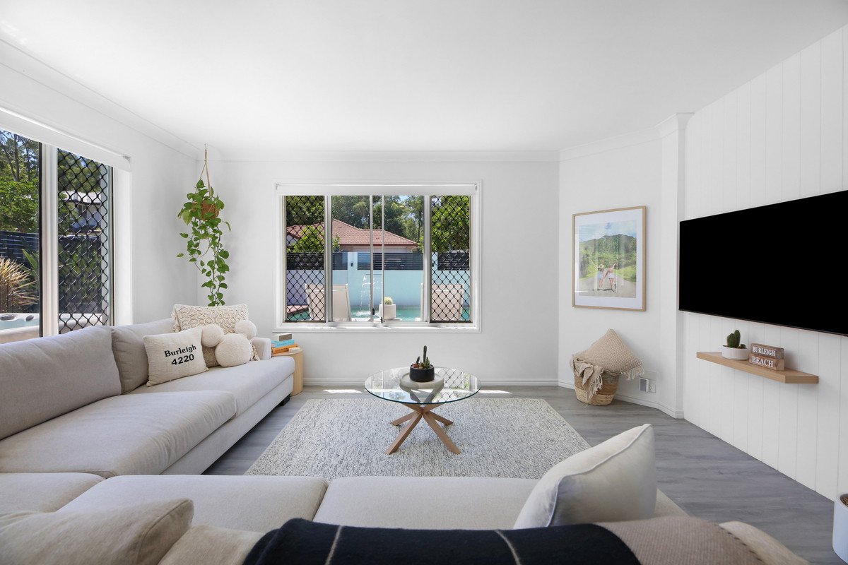 3 Matthew Close Burleigh Heads 15