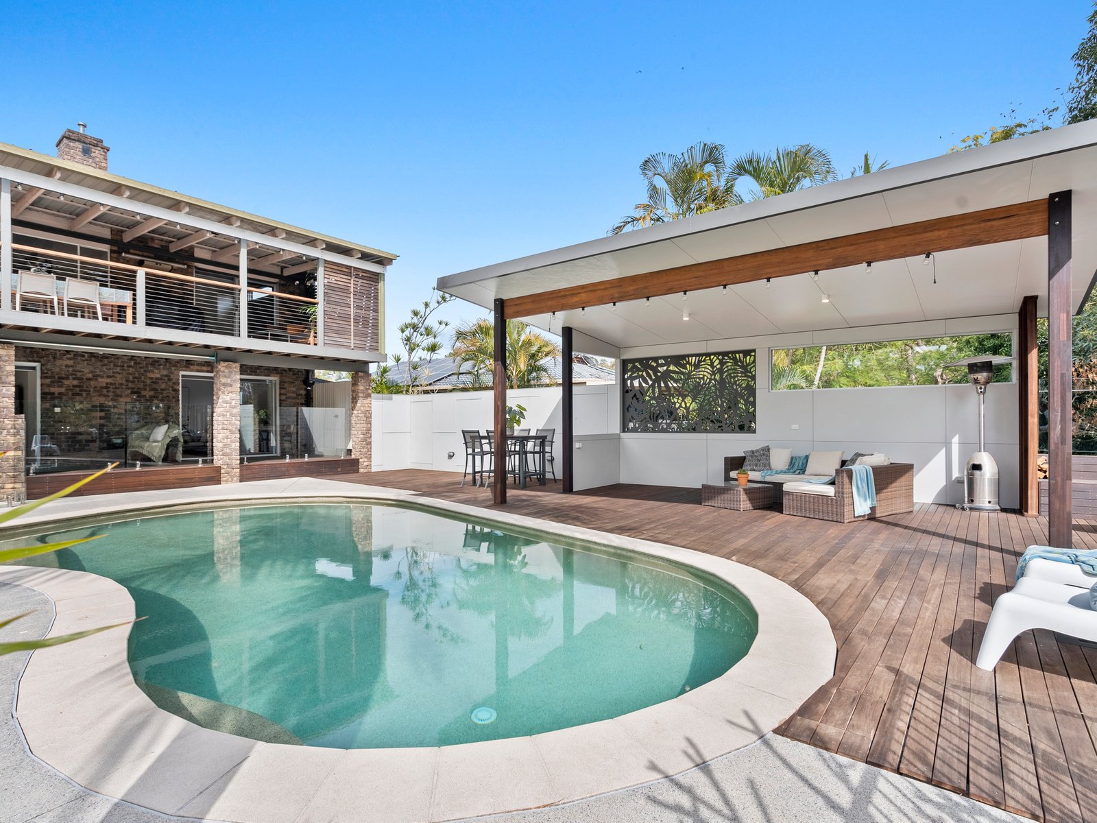 3 McCubbin Court BURLEIGH HEADS 1