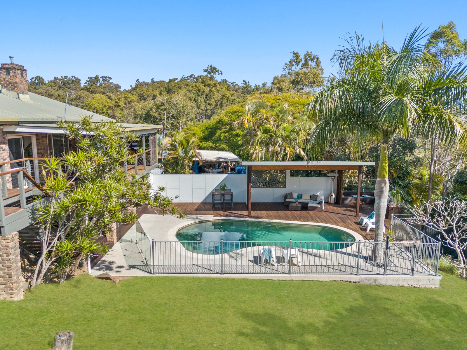 3 McCubbin Court BURLEIGH HEADS 2