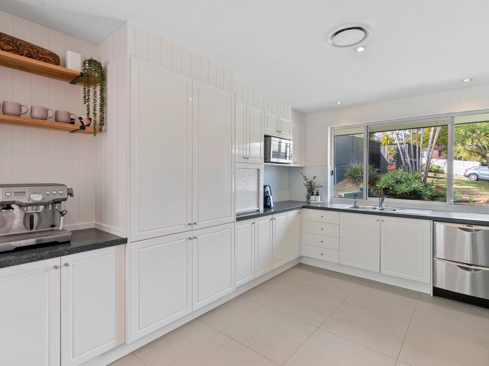 3 McCubbin Court BURLEIGH HEADS 9