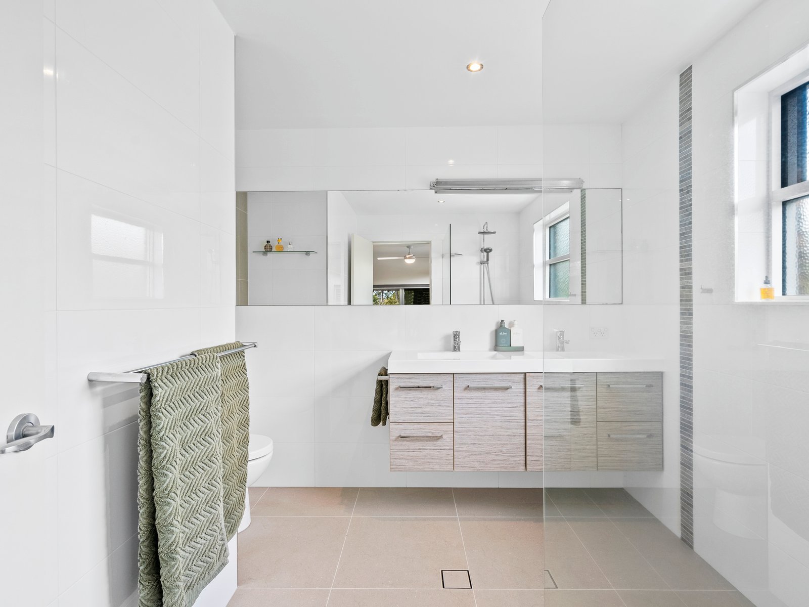 3 McCubbin Court BURLEIGH HEADS 11