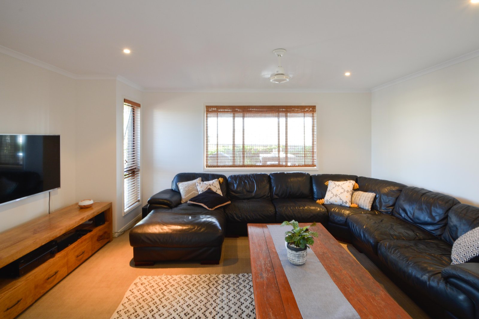 3 Melanie Court BOYNE ISLAND 8
