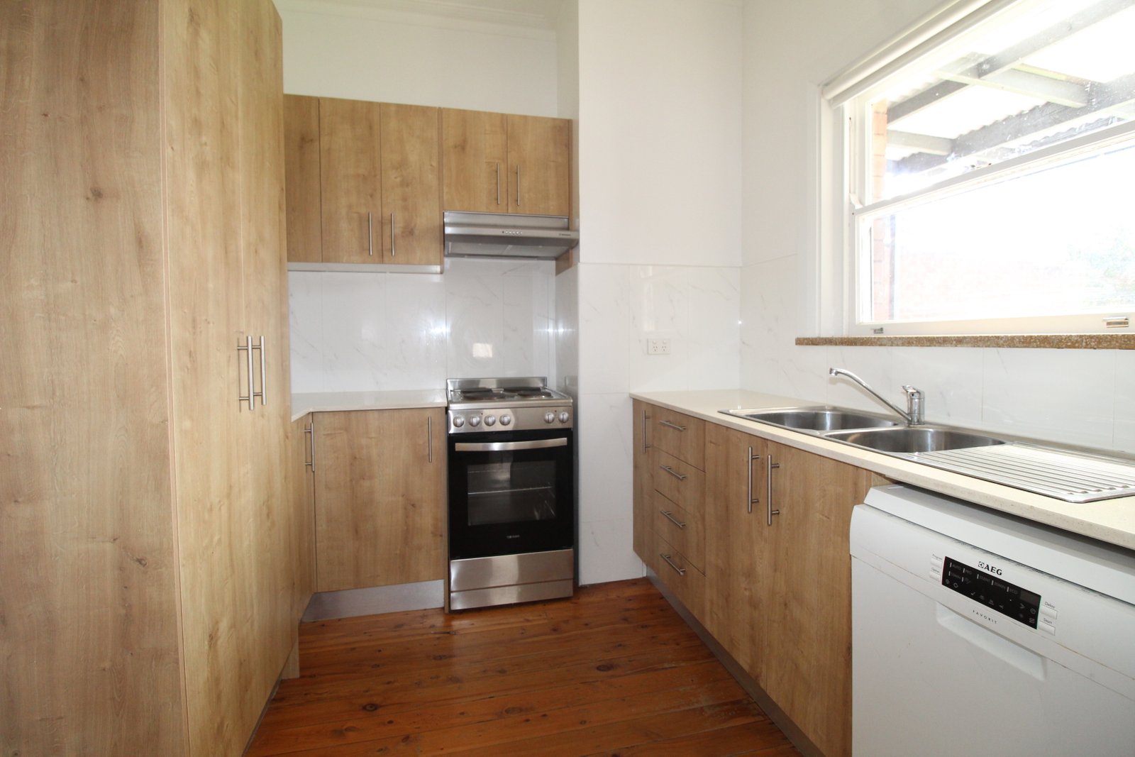 3 Miller Avenue BEXLEY NORTH 4