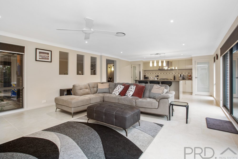 3 Mistfly Street CHISHOLM 6