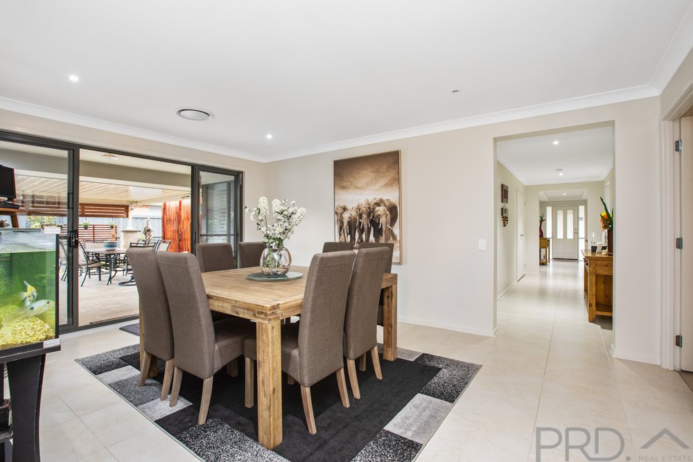 3 Mistfly Street CHISHOLM 8