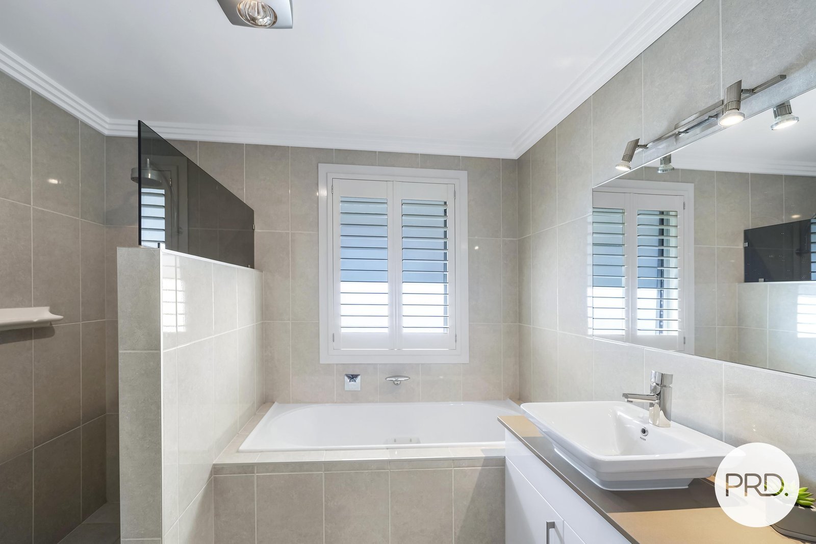 3 Moss Court BONNY HILLS 16