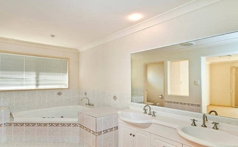 3 Mountain Ash Circuit ROBINA 7