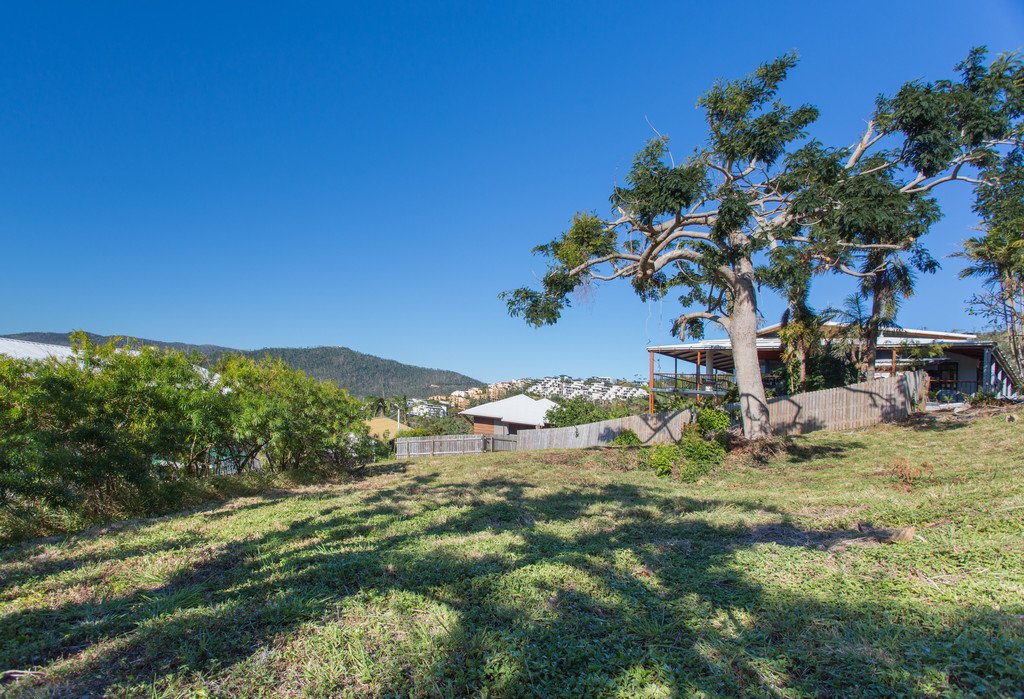 3 Nara Avenue AIRLIE BEACH 2