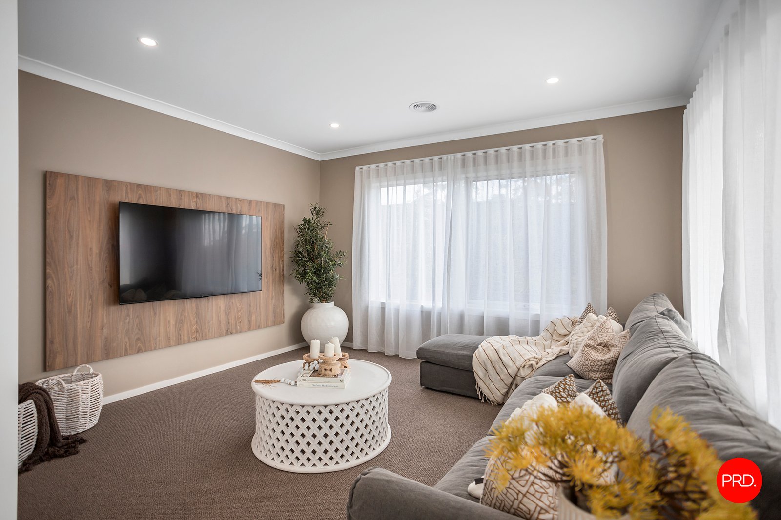 3 Neon Crescent STRATHFIELDSAYE 9