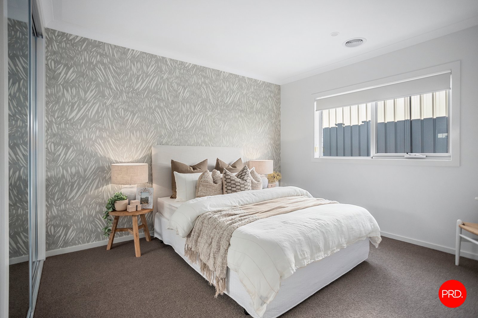 3 Neon Crescent STRATHFIELDSAYE 13