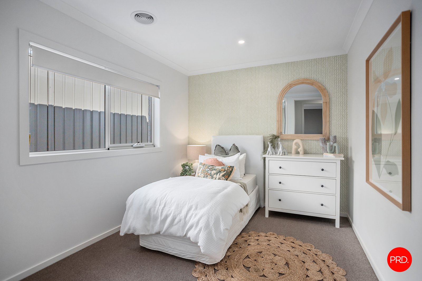 3 Neon Crescent STRATHFIELDSAYE 14