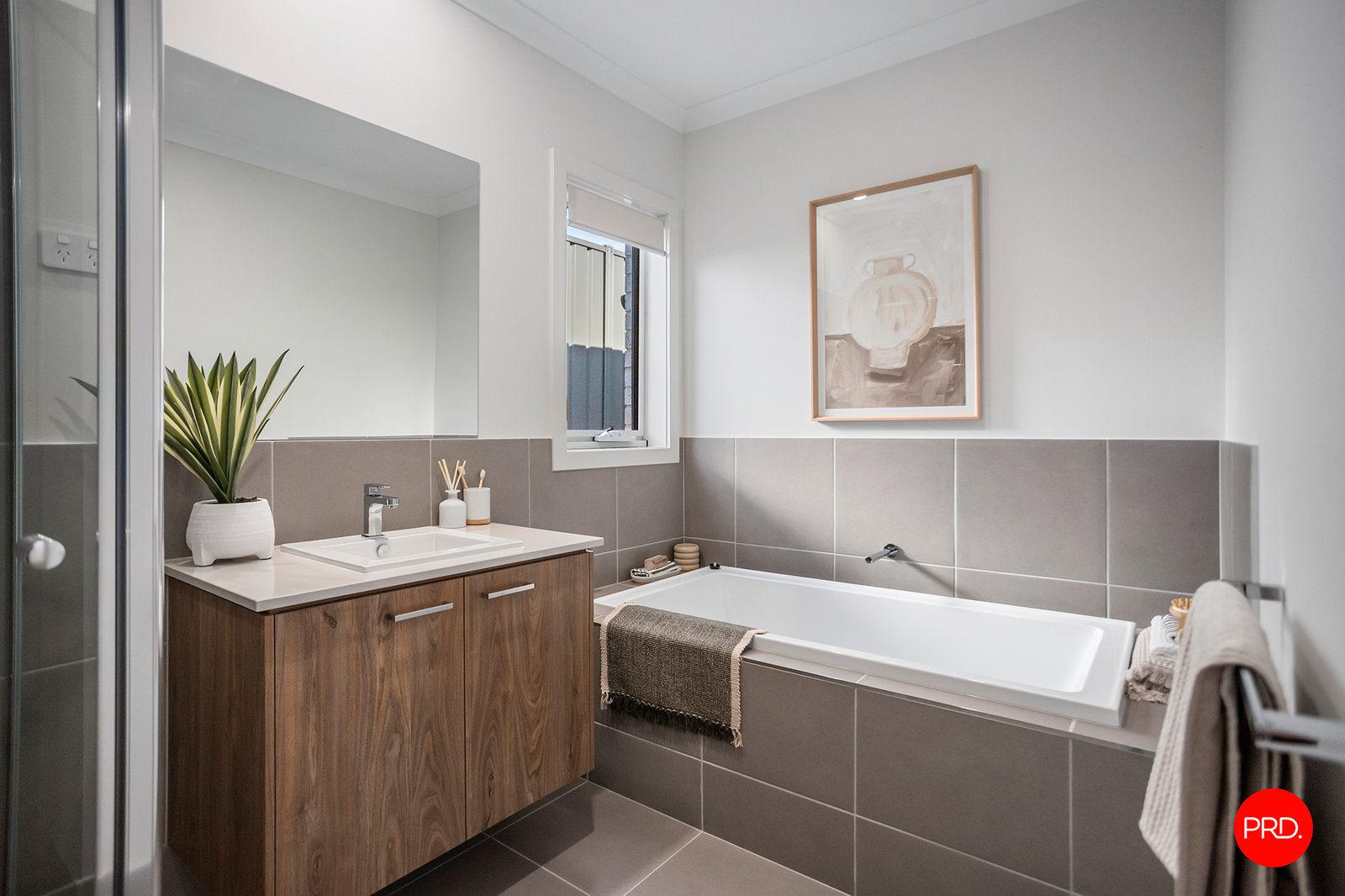 3 Neon Crescent STRATHFIELDSAYE 17