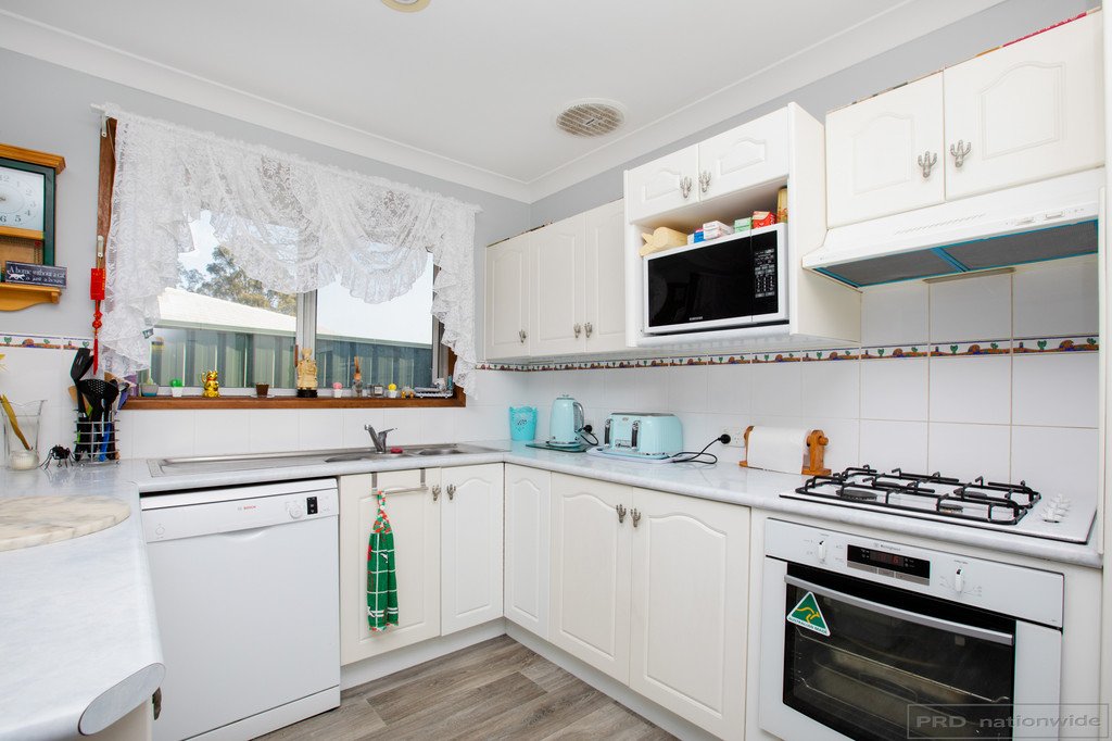 3 Owen Close THORNTON 8