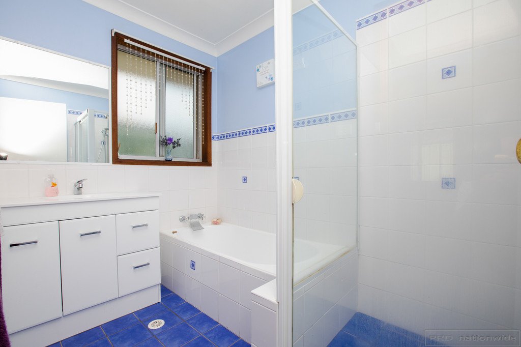 3 Owen Close THORNTON 19