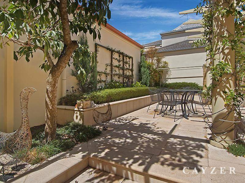 Gallery: 3 Park Square