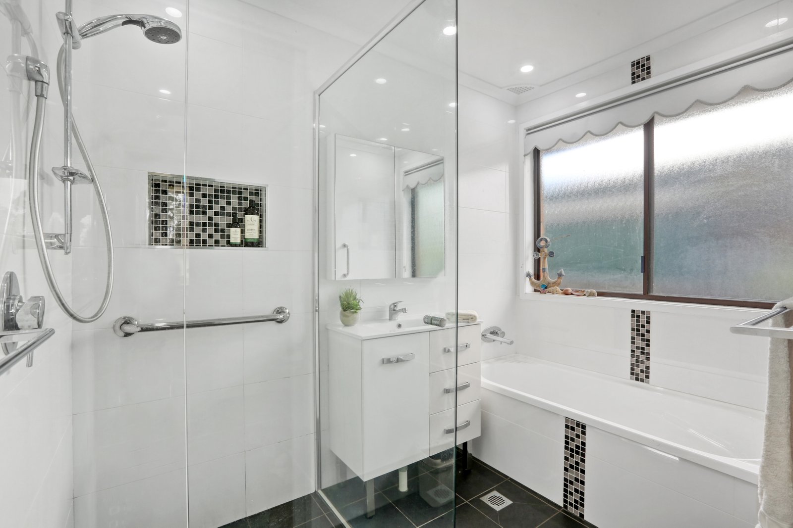 3 Parkdale Avenue HORSLEY 7