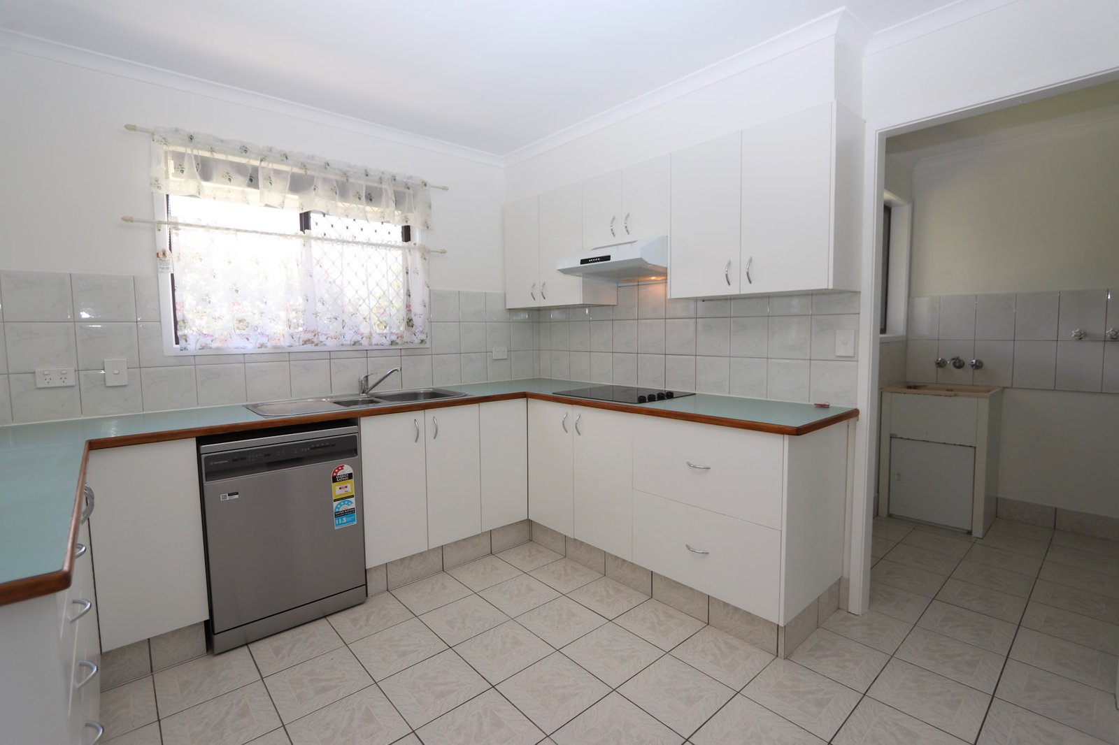 3 Pinaroo Crescent ASHMORE 8