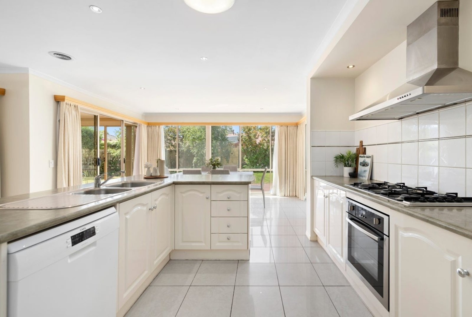 Gallery: 3 Plaza Court