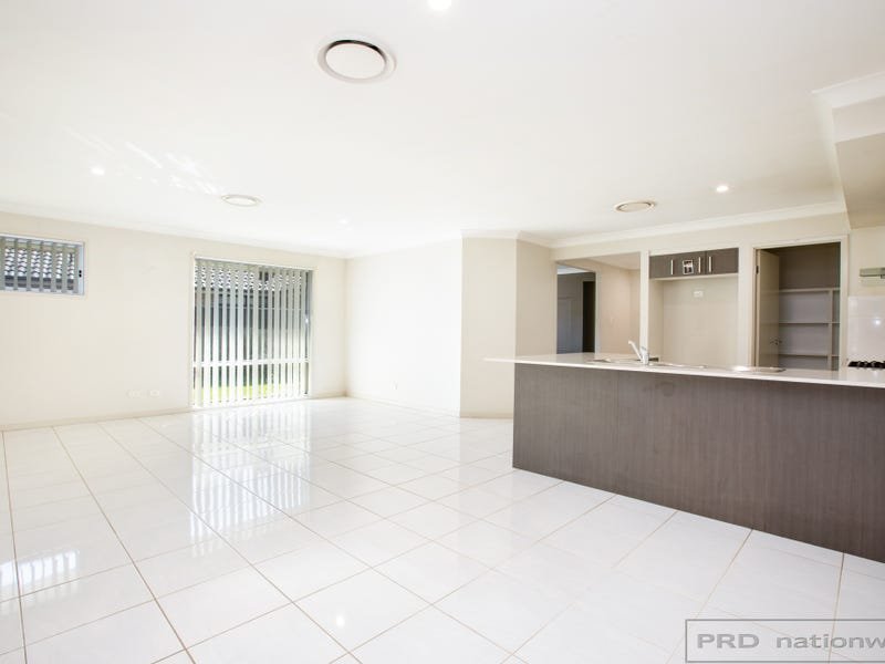 3 Pomax Close EAST MAITLAND 4