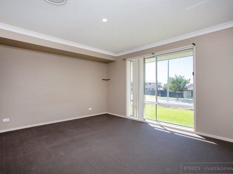 3 Pomax Close EAST MAITLAND 5