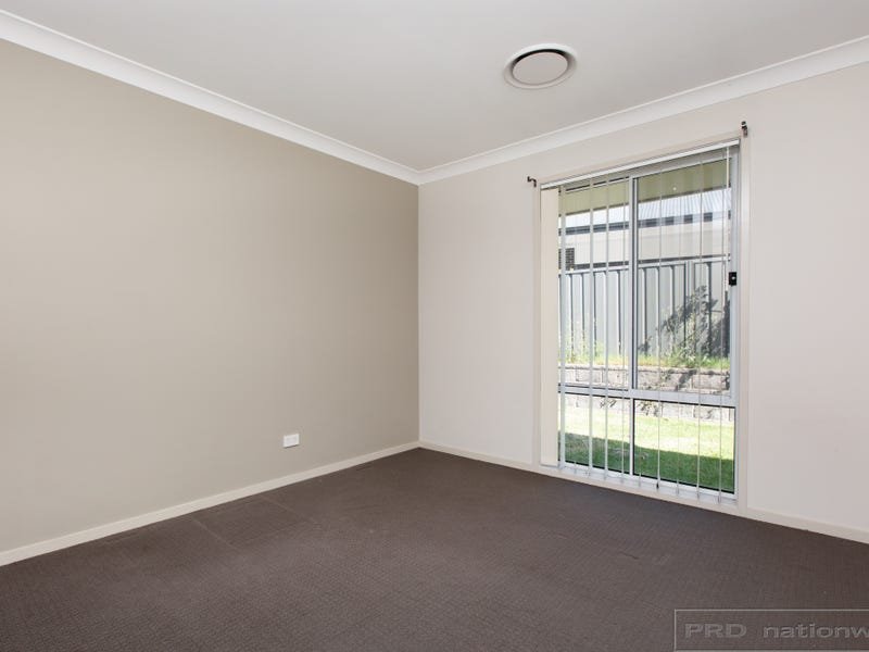 3 Pomax Close EAST MAITLAND 9