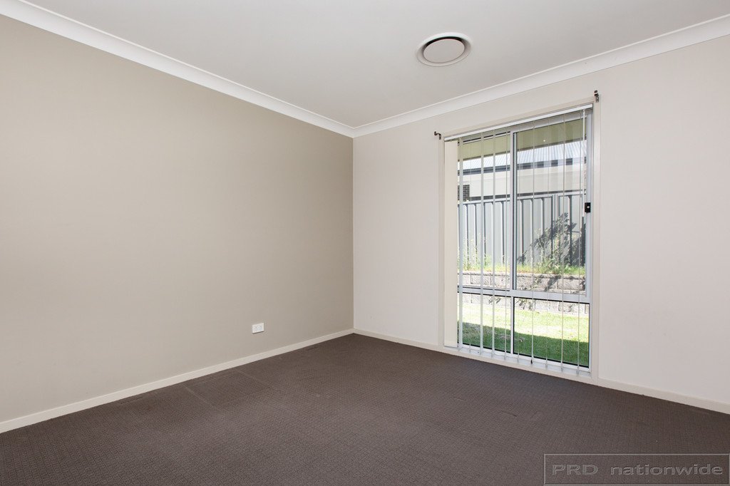 3 Pomax Close EAST MAITLAND 9