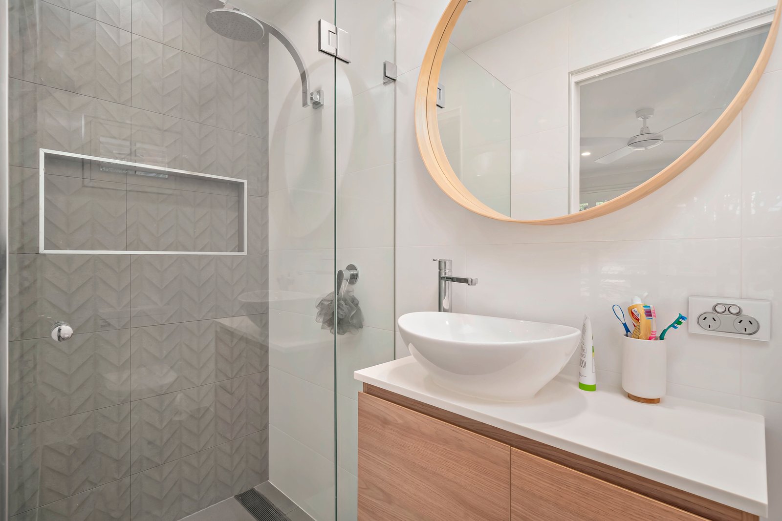 3 Portside Crescent CORLETTE 11