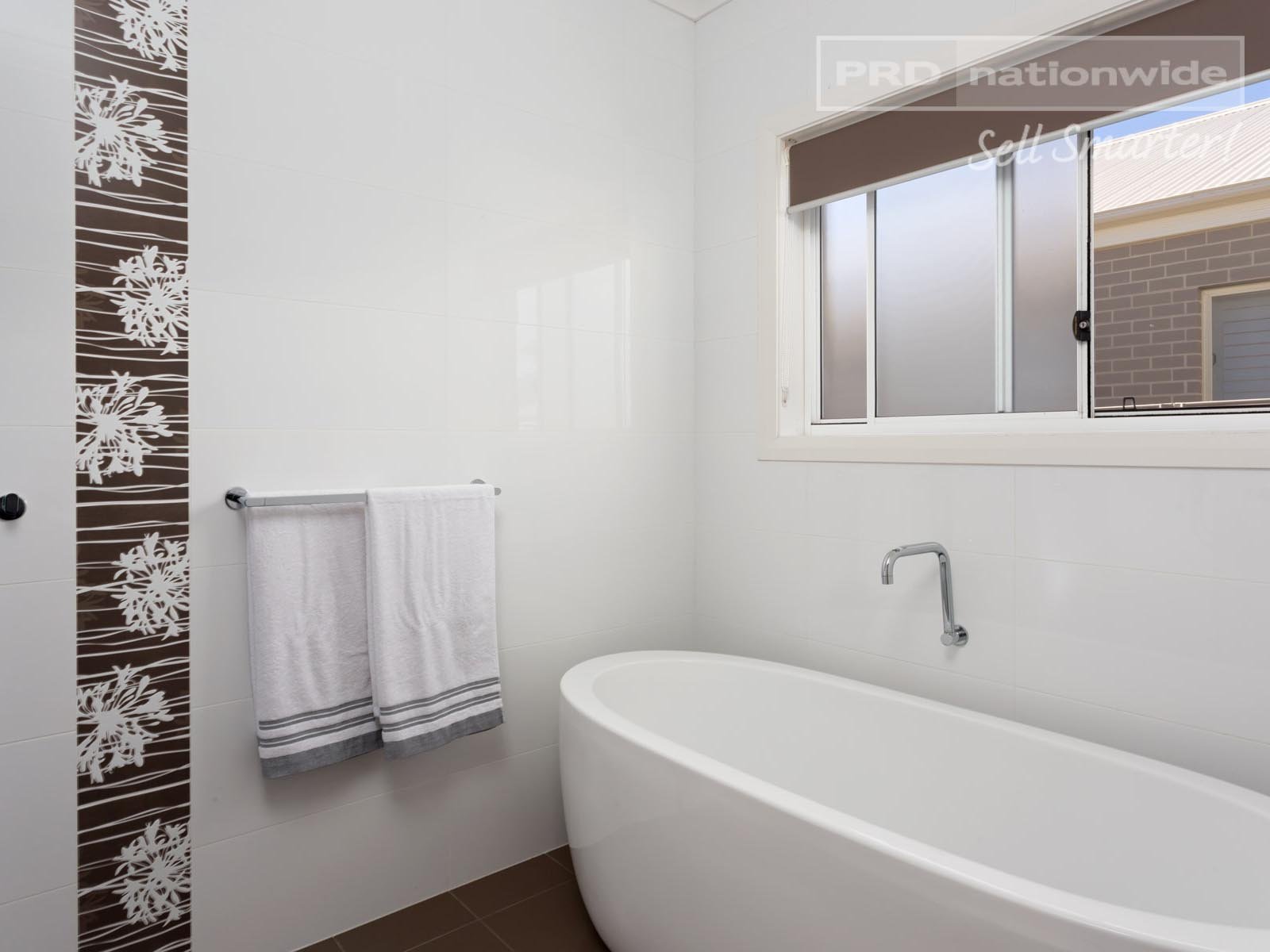 3 Preston Crescent LLOYD 9