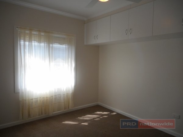 3 Quartz Street ADELONG 11