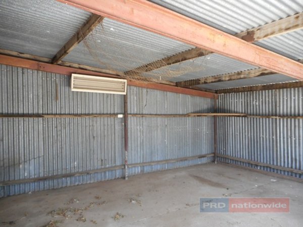 3 Quartz Street ADELONG 16