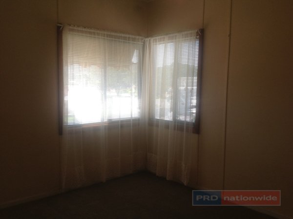 3 Quartz Street ADELONG 23